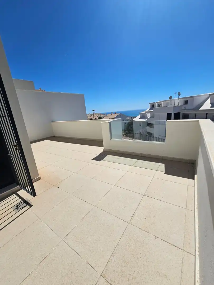 Terrassa de Casa adosada en venda en Benalmádena amb Aire condicionat, Jardí privat i Terrassa