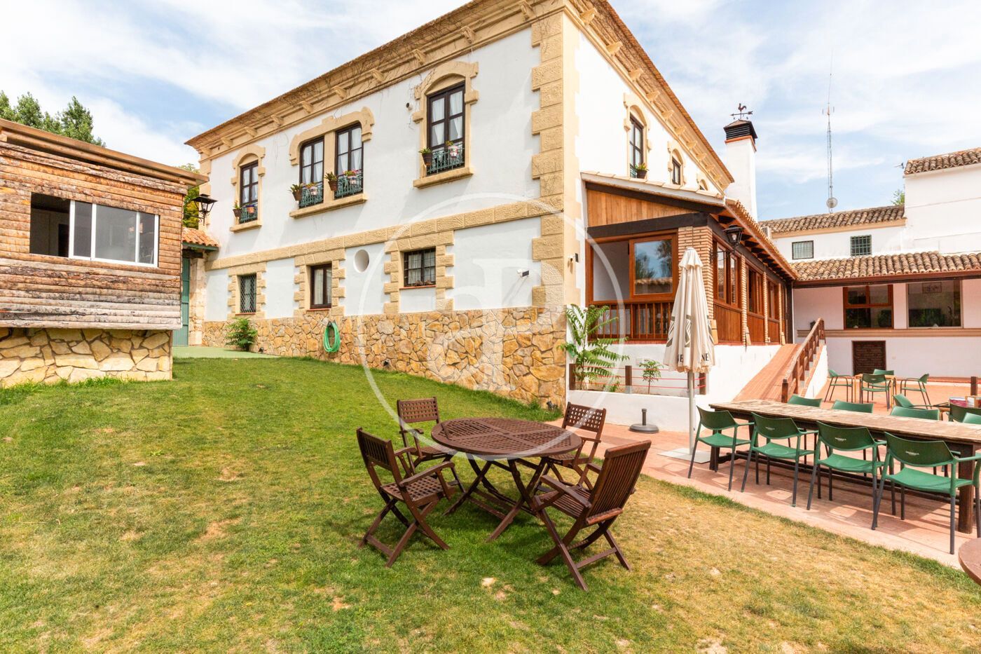 Garden of Country house for sale in Utiel  with Air Conditioner, Heating and Private garden