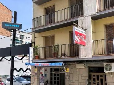 Pis amb ascensor en venda a Urgell 71