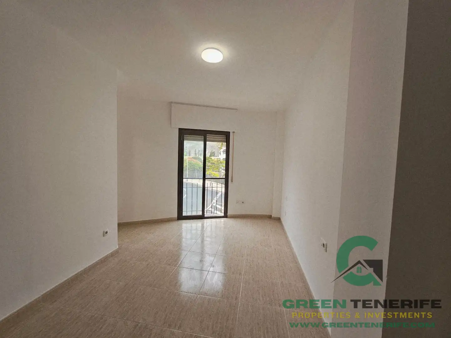 Vista exterior de Piso en venta en Adeje con Trastero y Balcón