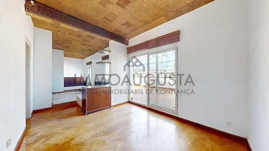 Sala d'estar de Pis en venda en Barcelona amb Parquet i Terrassa