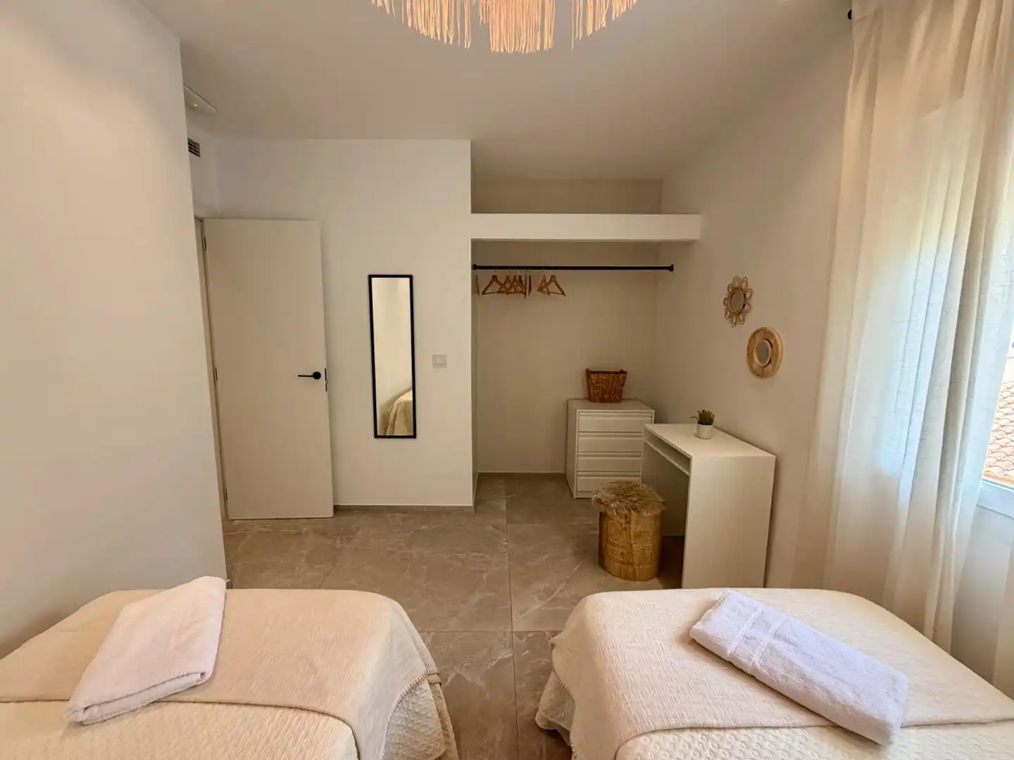 Habitación de Edificio en venta en Finestrat