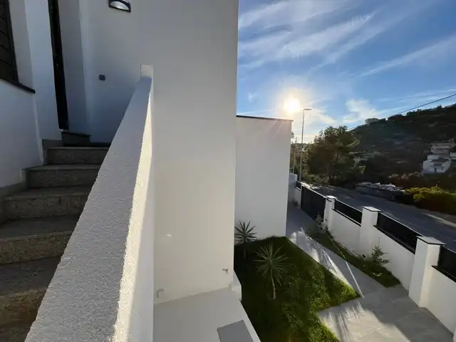 Vista exterior de Casa o xalet en venda en Calafell amb Aire condicionat, Calefacció i Jardí privat