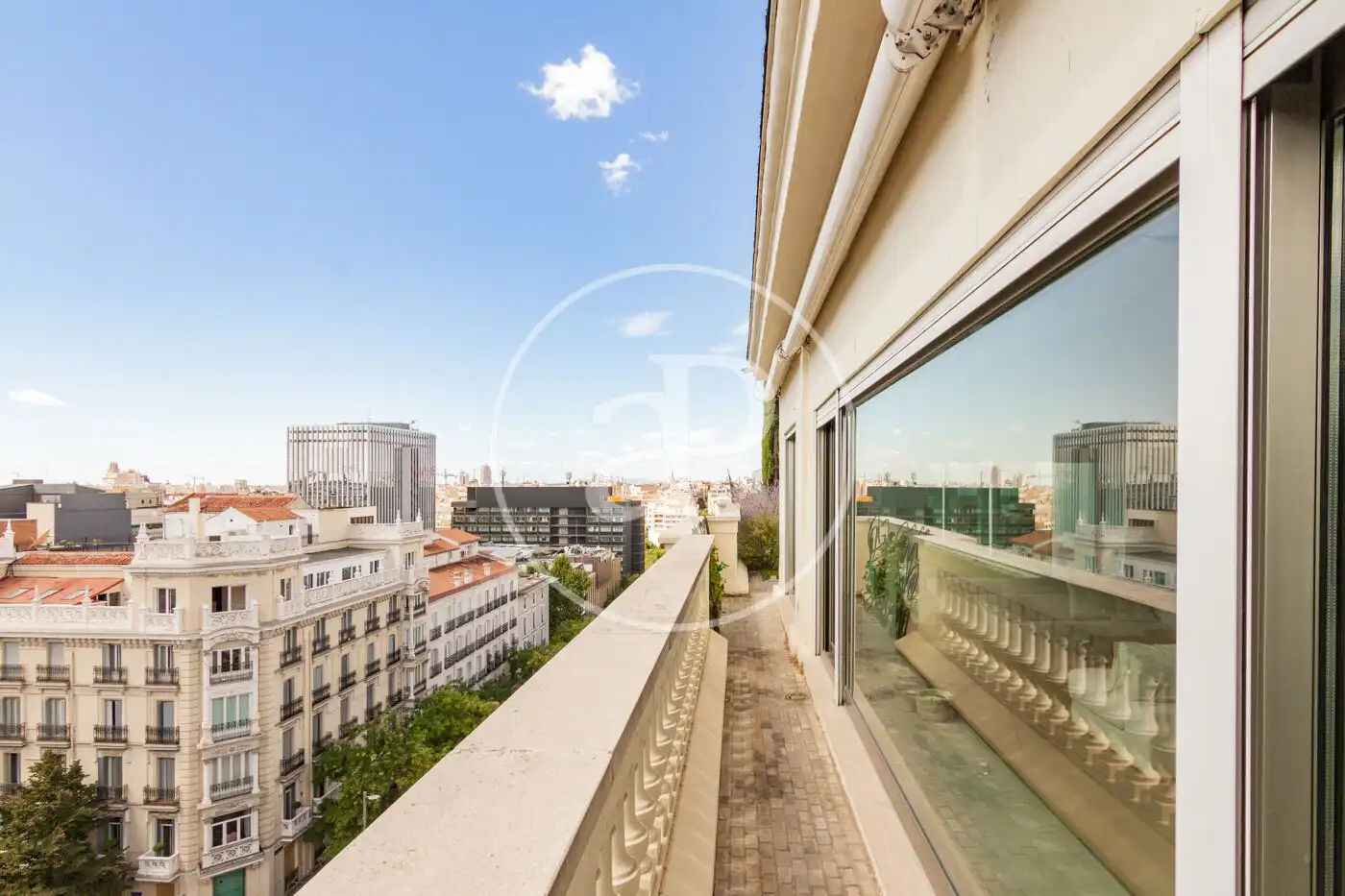 Vista exterior de Ático en venta en Madrid con Aire acondicionado, Calefacción y Jardín privado