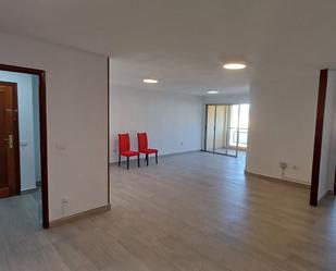 Living room of Flat to rent in  Santa Cruz de Tenerife Capital  with Terrace and Oven