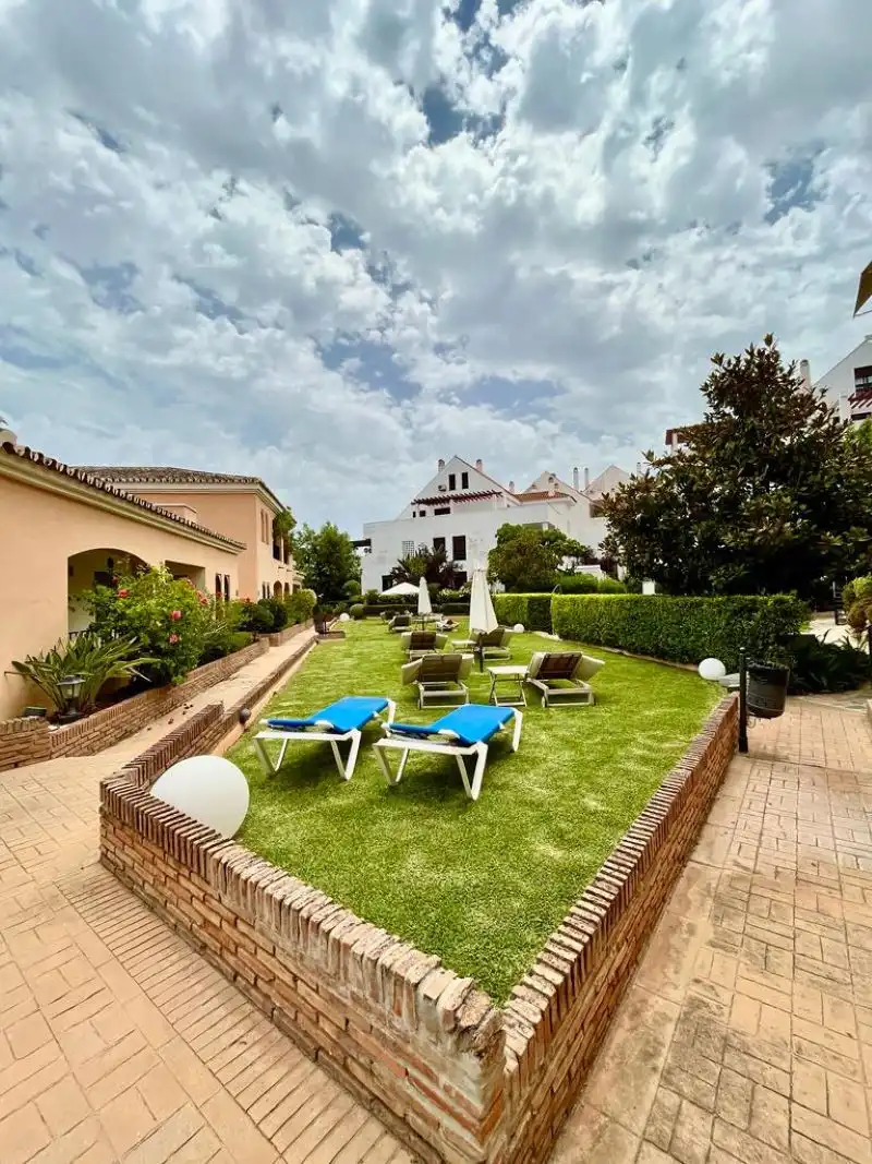 Planta baja de alquiler en Las Brisas