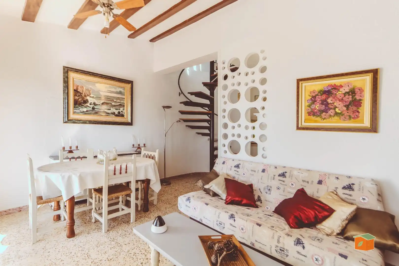 Sala d'estar de Casa adosada en venda en Alcanar amb Jardí privat, Terrassa i Moblat