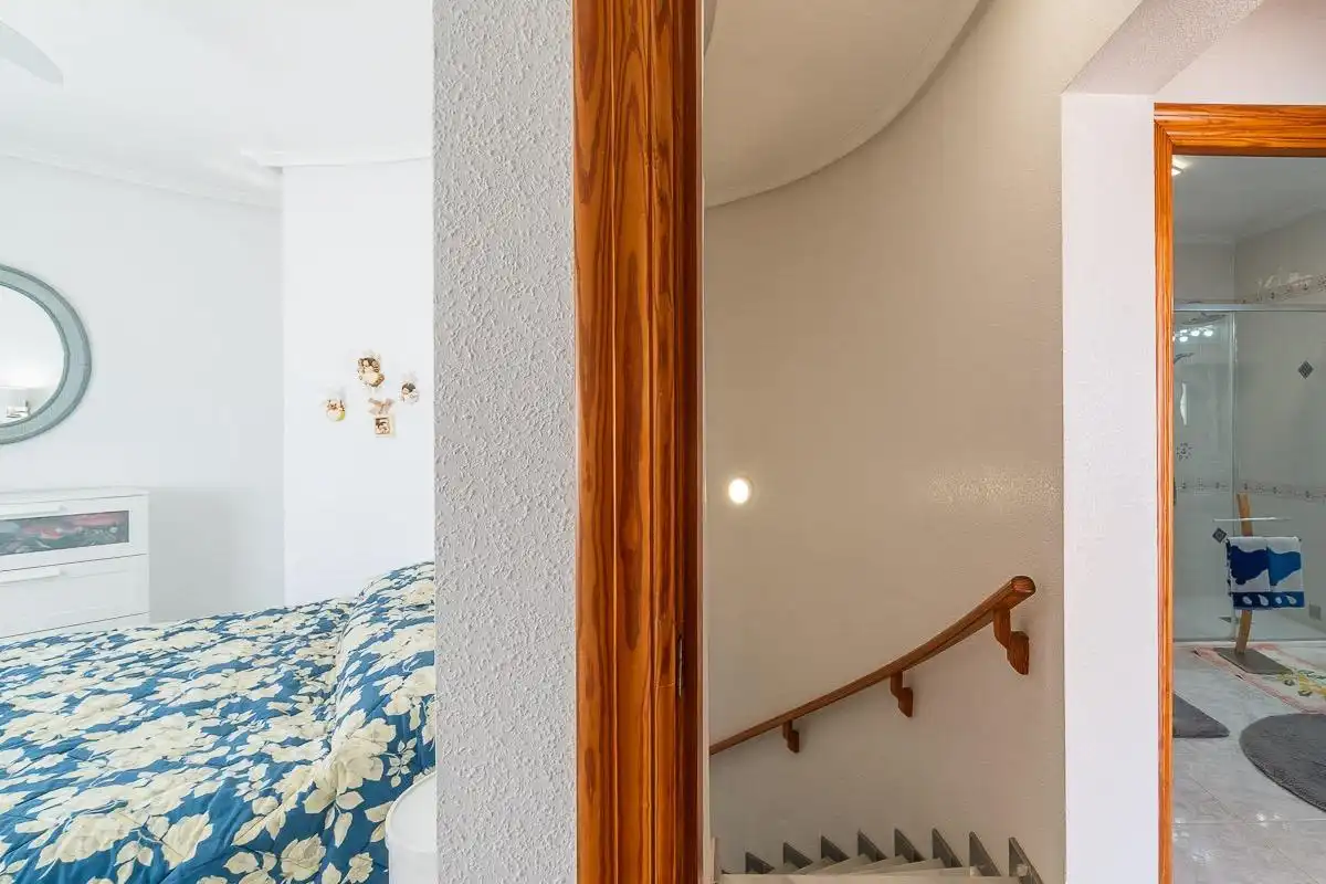 Casa o xalet en venda en Orihuela amb Aire condicionat, Jardí privat i Terrassa