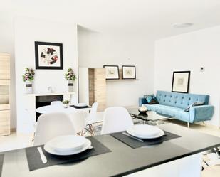 Sala d'estar de Apartament de lloguer en Marbella amb Aire condicionat, Terrassa i Piscina