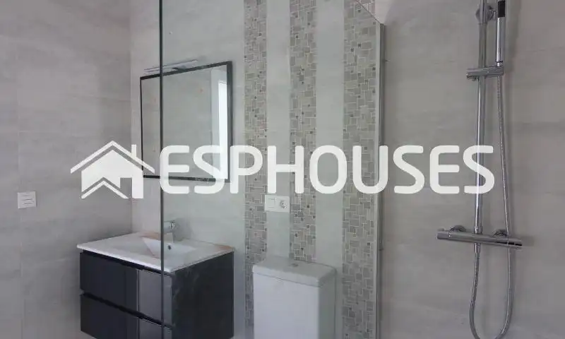 Bathroom of Houses for sale in Aspe  with Air Conditioner, Swimming Pool and Balcony