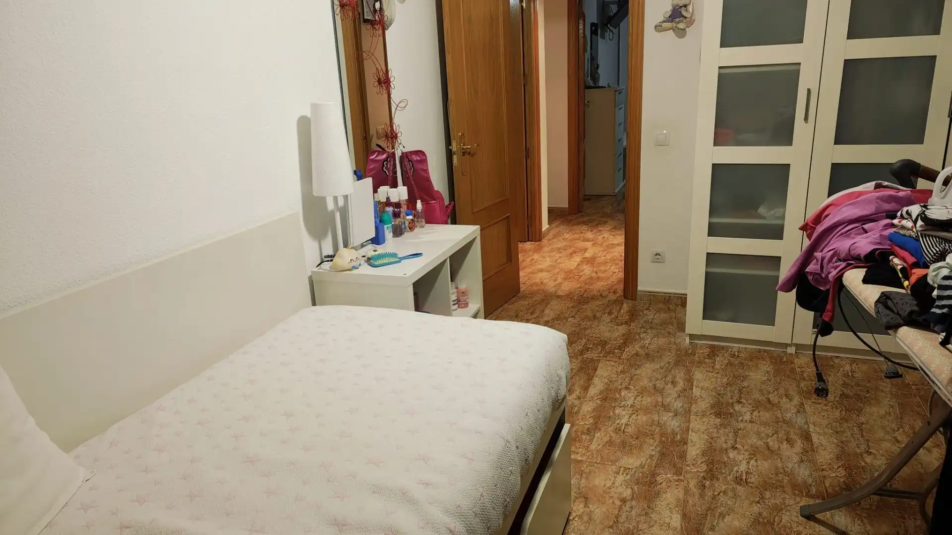 Habitación de Casa adosada en venta en Argamasilla de Calatrava con Aire acondicionado, Calefacción y Terraza
