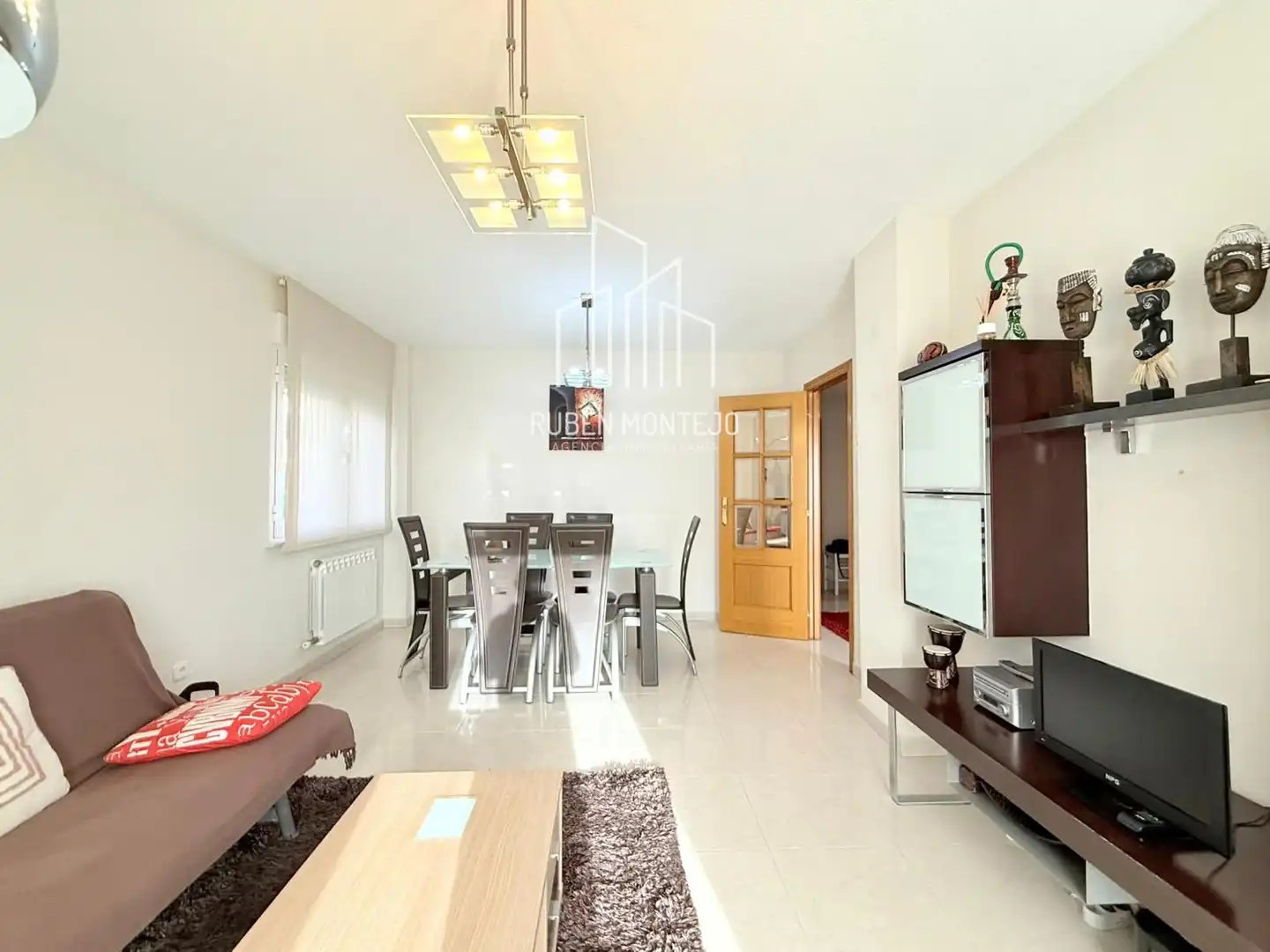 Wohnzimmer von Einfamilien-Reihenhaus zum Verkauf in Matilla de los Caños del Río mit Heizung, Privatgarten und Terrasse
