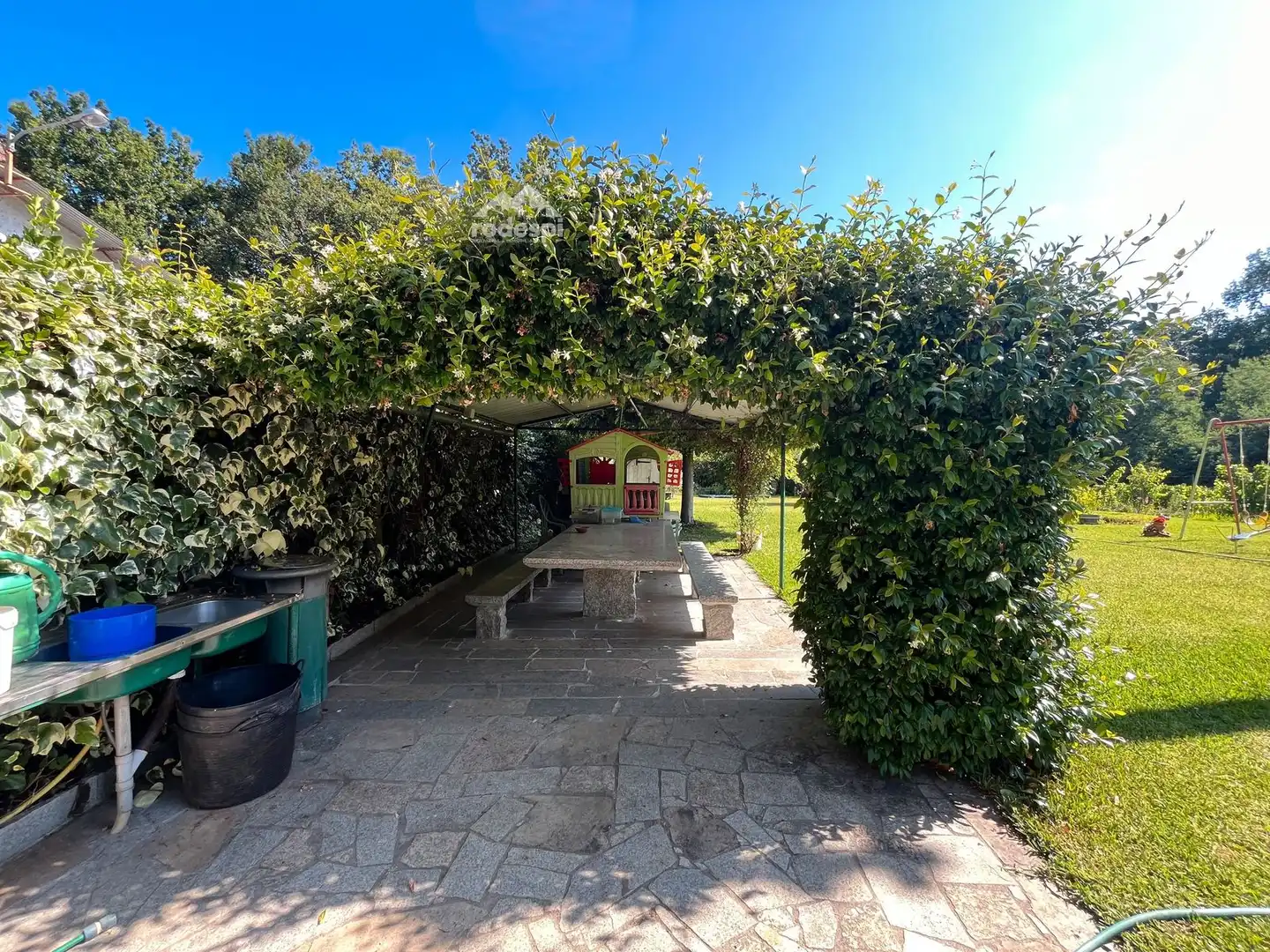 Jardín de Casa o chalet en venta en Beade  con Trastero, Piscina y Amueblado