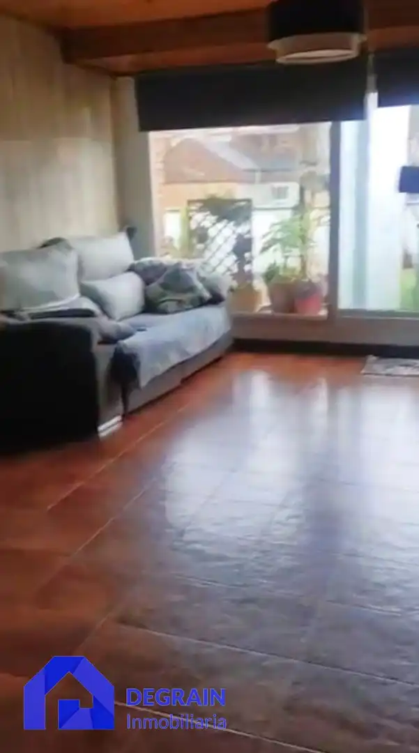 Sala d'estar de Pis en venda en Oviedo  amb Terrassa i Traster