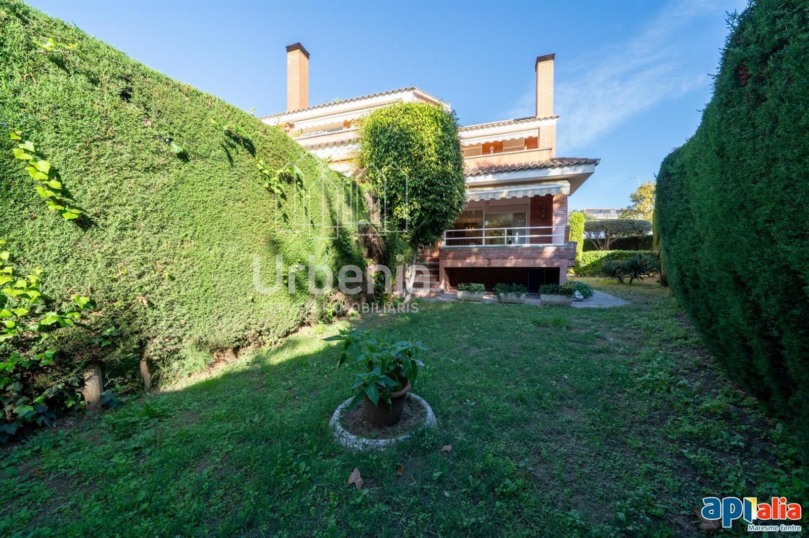 Jardí de Casa o xalet en venda en El Masnou amb Calefacció i Traster