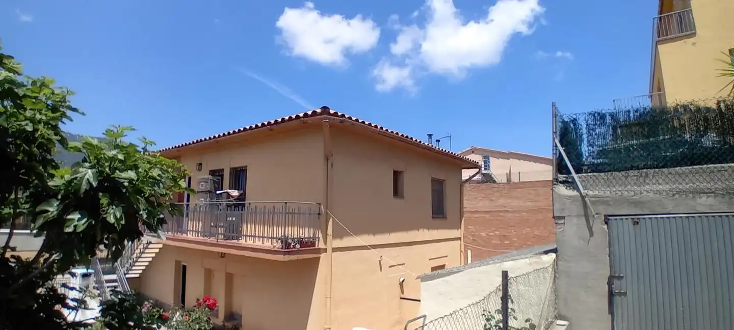 Vista exterior de Casa o xalet en venda en Centelles amb Calefacció i Jardí privat