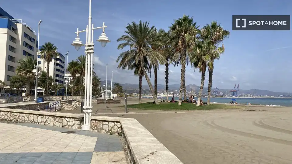 Habitación en Paseo Marítimo Oeste - Pacífico