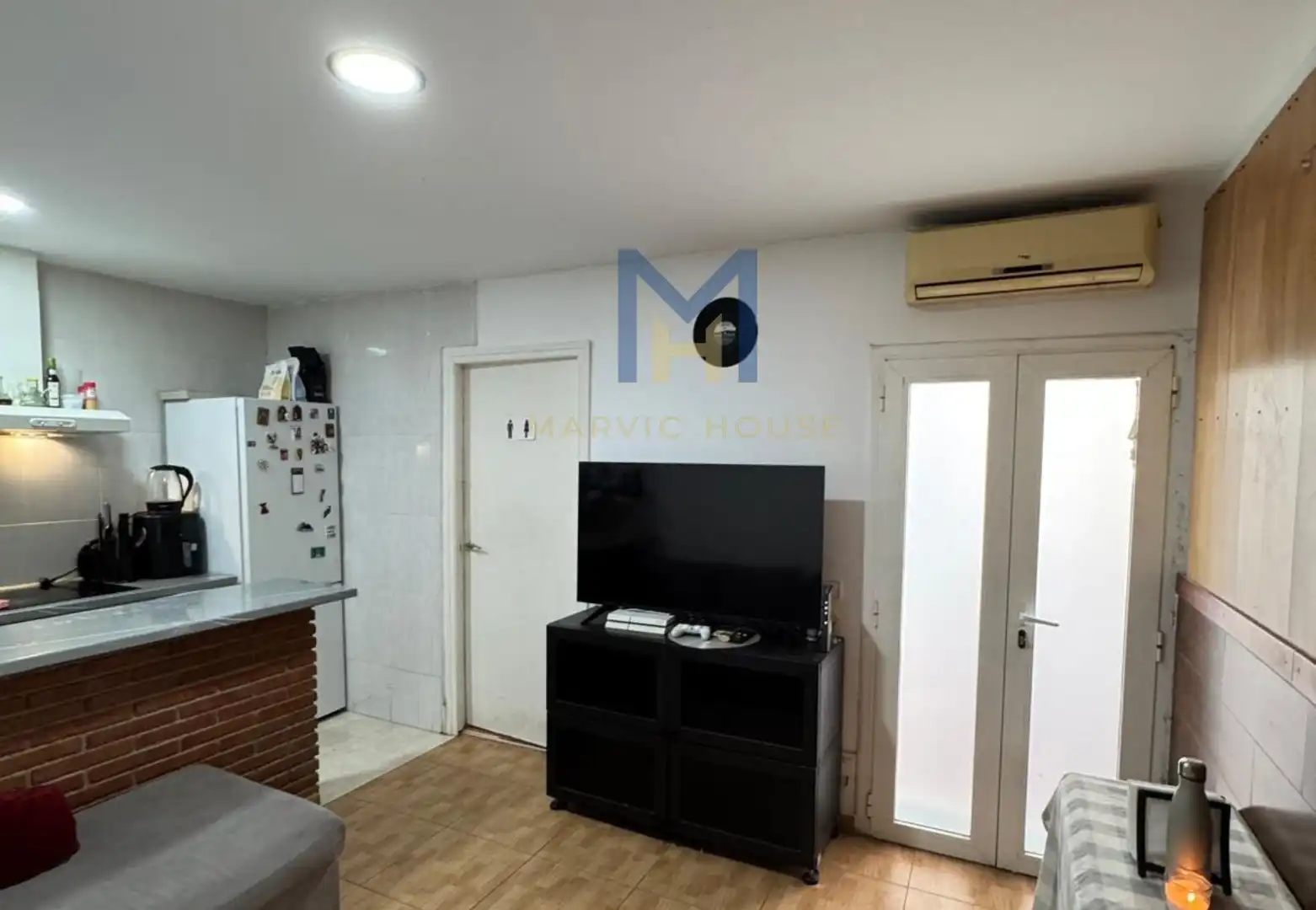 Casa adosada en venta en Badalona con Terraza, Trastero y Amueblado