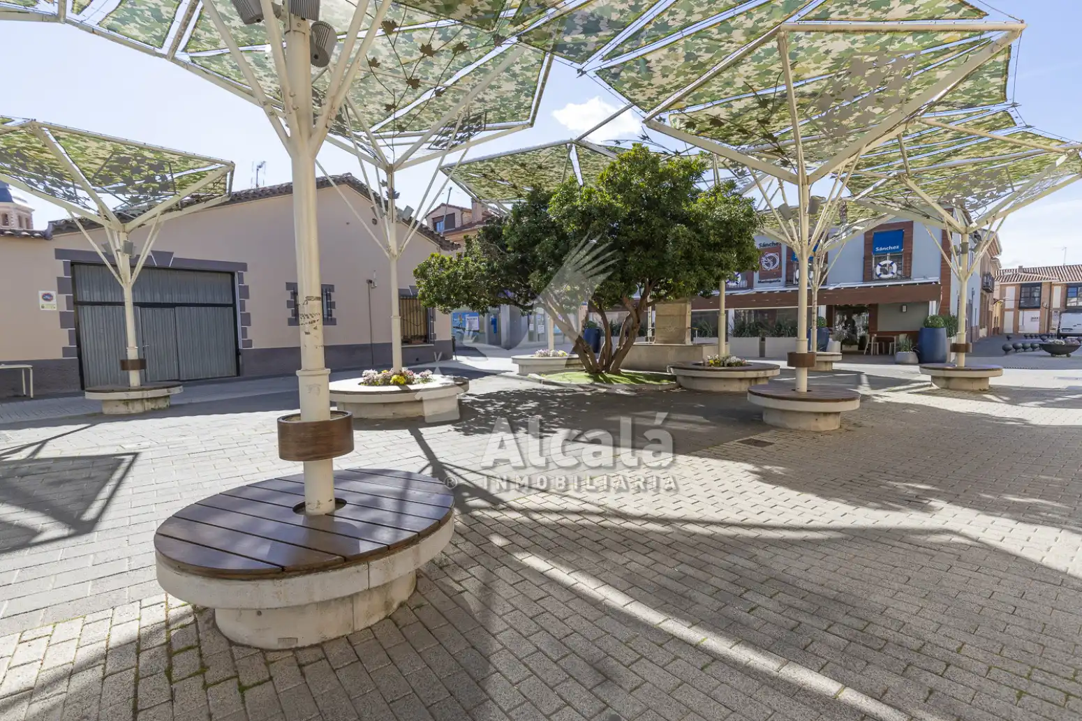 Vista exterior de Piso en venta en Meco con Calefacción, Parquet y Amueblado