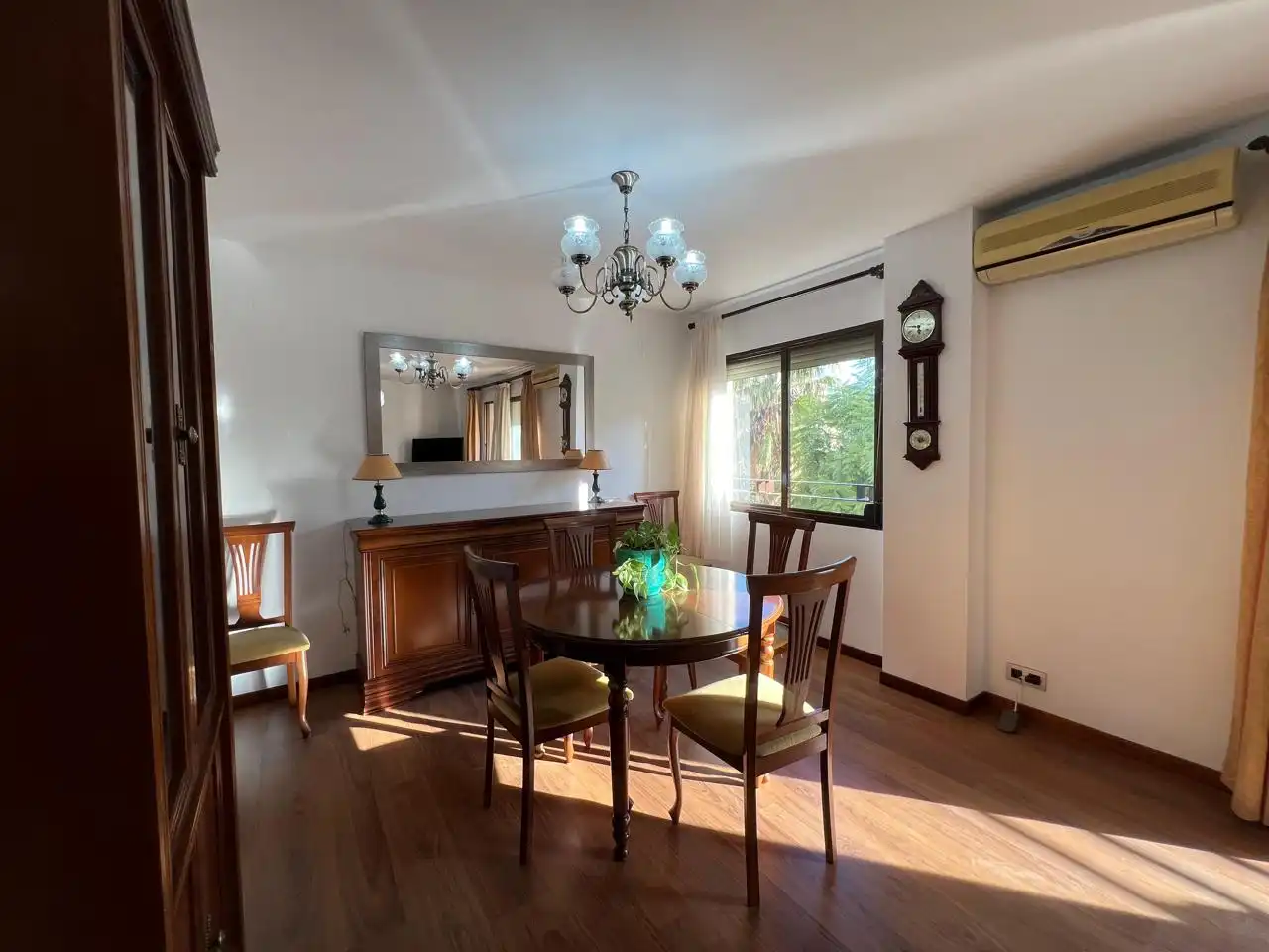 Wohnung zur Miete in calle de l'Arxiduc Carles, Vara de Quart
