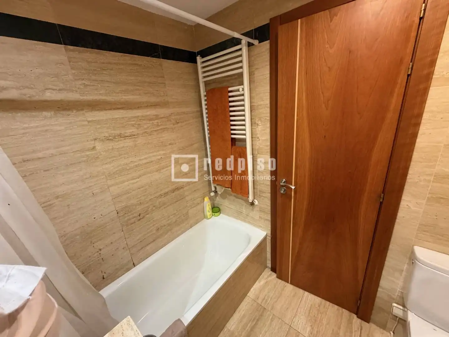 Bathroom of Flat for sale in Madrid  with Air Conditioner, Heating and Private garden