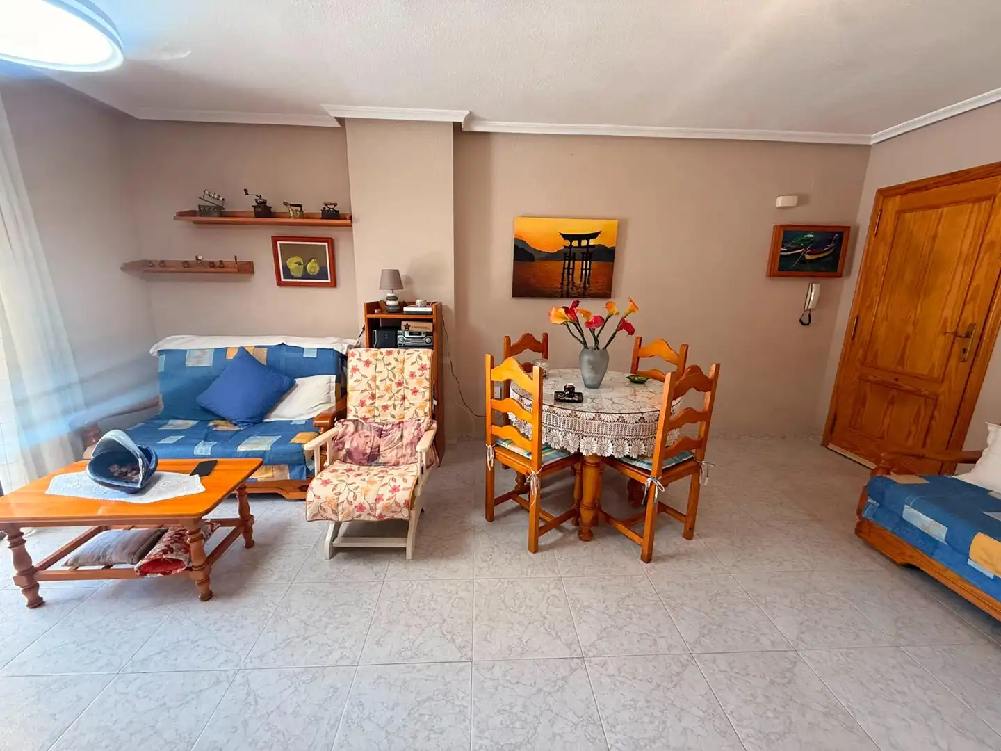 Sala de estar de Apartamento en venta en Guardamar del Segura con Terraza, Trastero y Piscina comunitaria