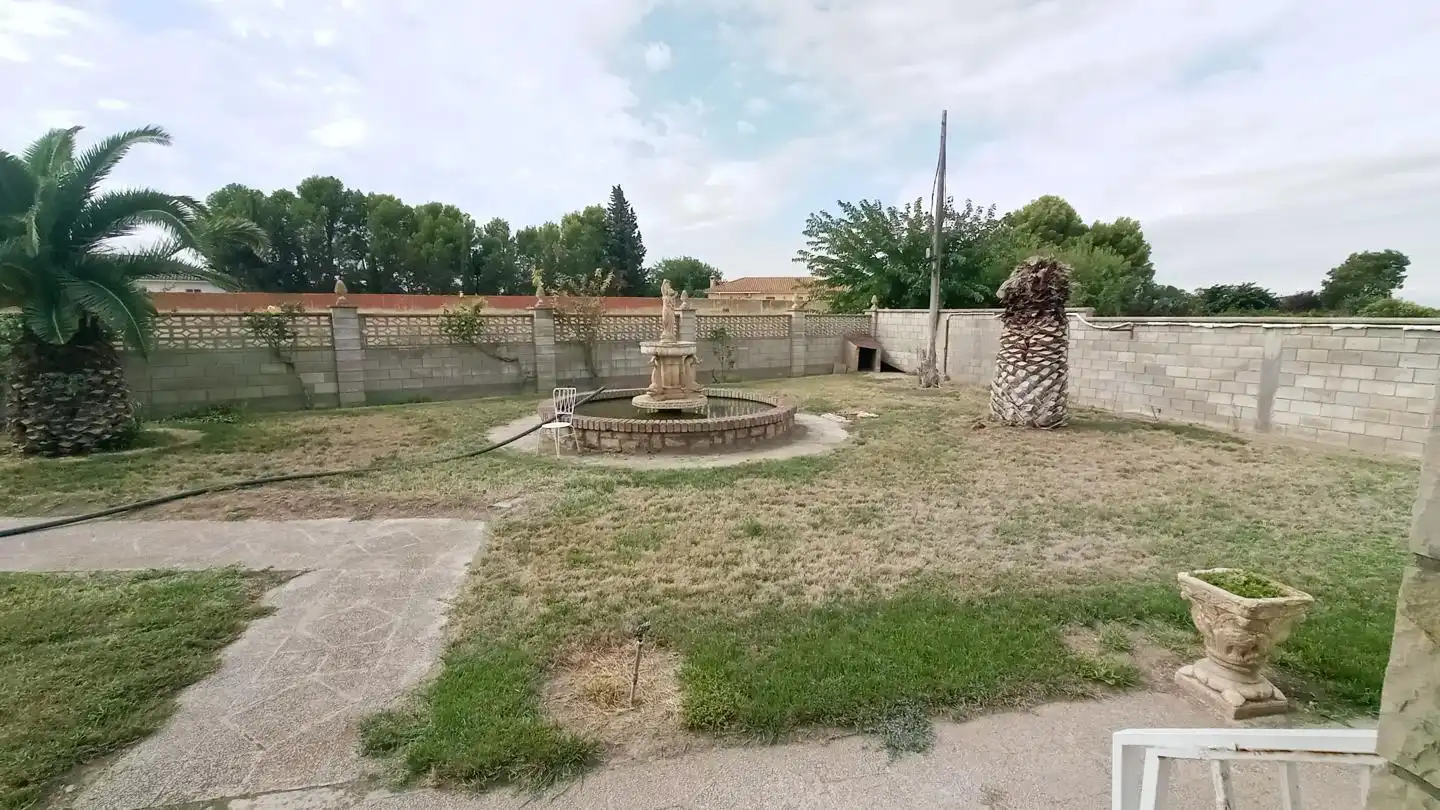 Casa o chalet en venta en Pinseque con Calefacción, Jardín privado y Piscina