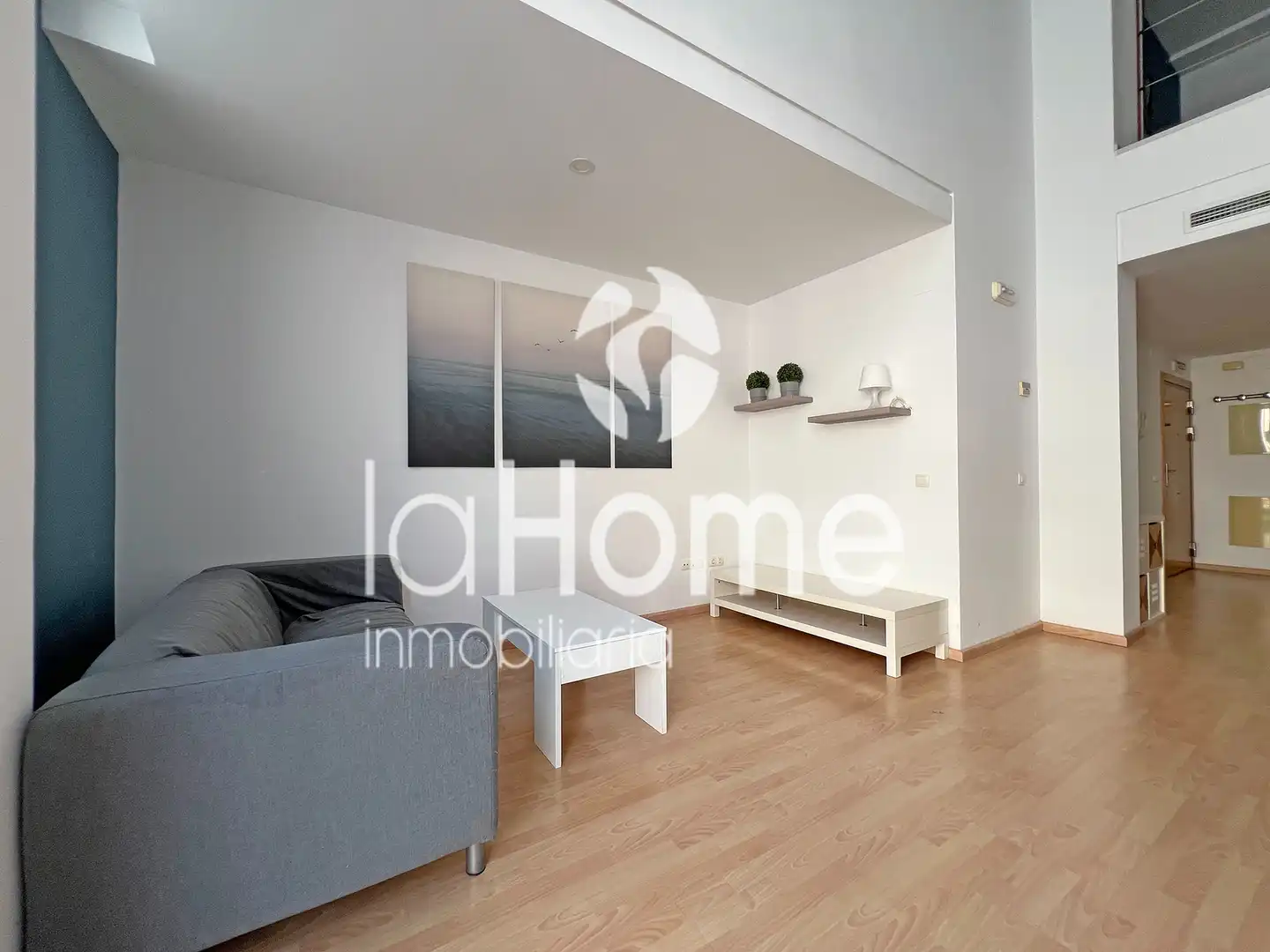 Sala d'estar de Local en venda en Paterna amb Aire condicionat i Parquet