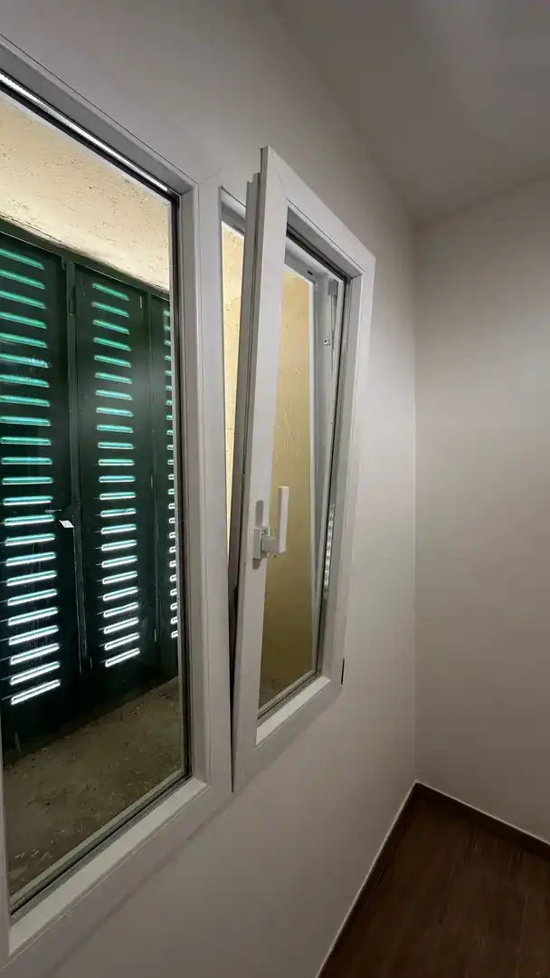 Vista exterior de Casa adosada en venda en Cerezo de Abajo amb Parquet