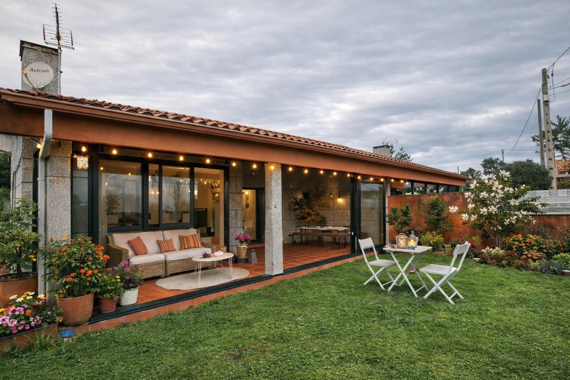 Terrassa de Casa adosada en venda en Ponteareas amb Terrassa i Piscina