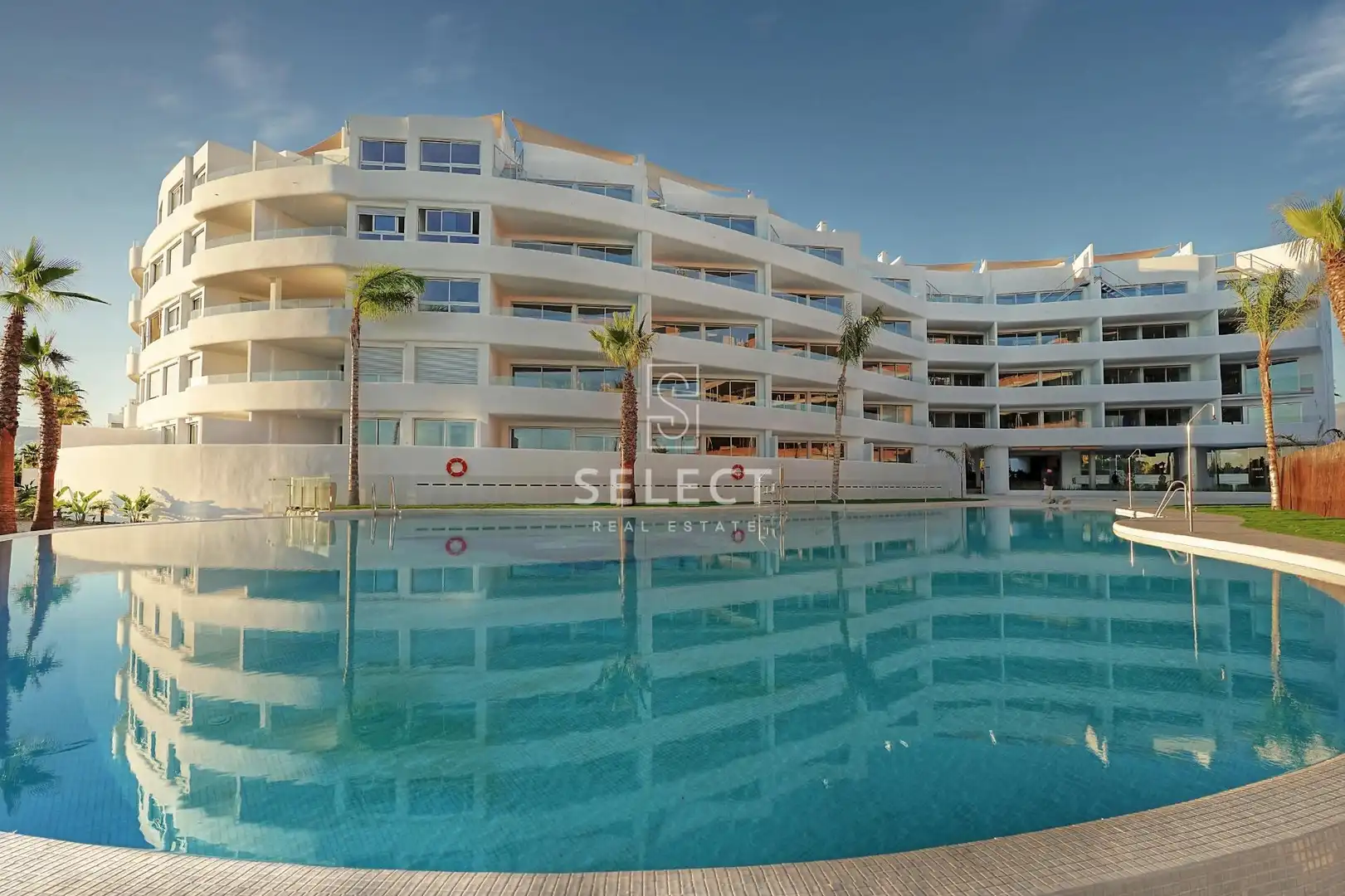 Schwimmbecken von Wohnungen zum Verkauf in Motril mit Klimaanlage, Heizung und Terrasse