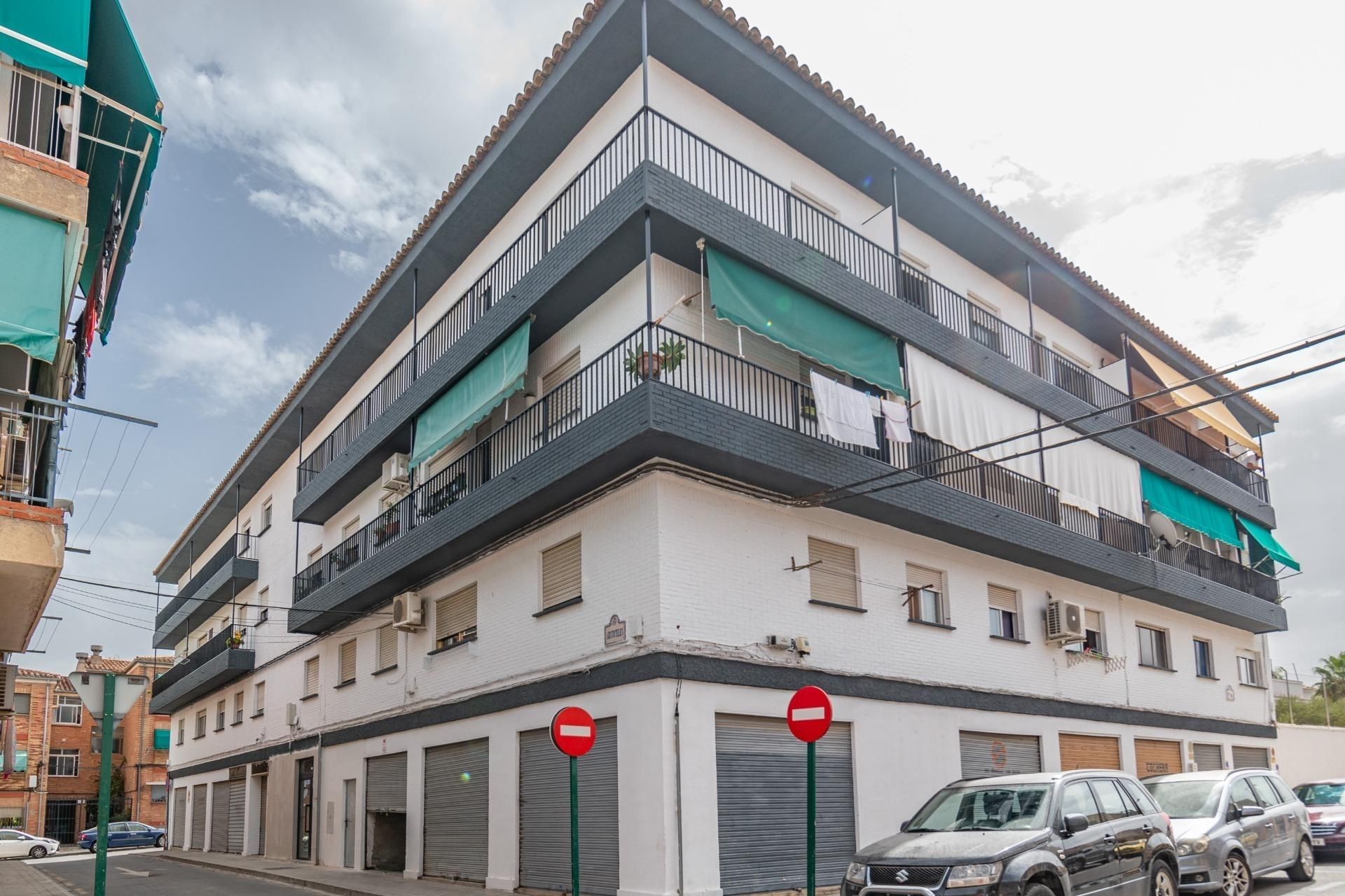Exterior view of Flat for sale in  Granada Capital