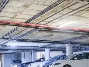 Aparcament de Pis en venda en Sevilla amb Aire condicionat, Traster i Piscina
