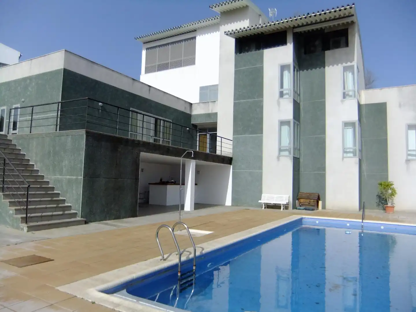 Piscina de Casa o xalet en venda en Badajoz amb Aire condicionat, Calefacció i Jardí privat