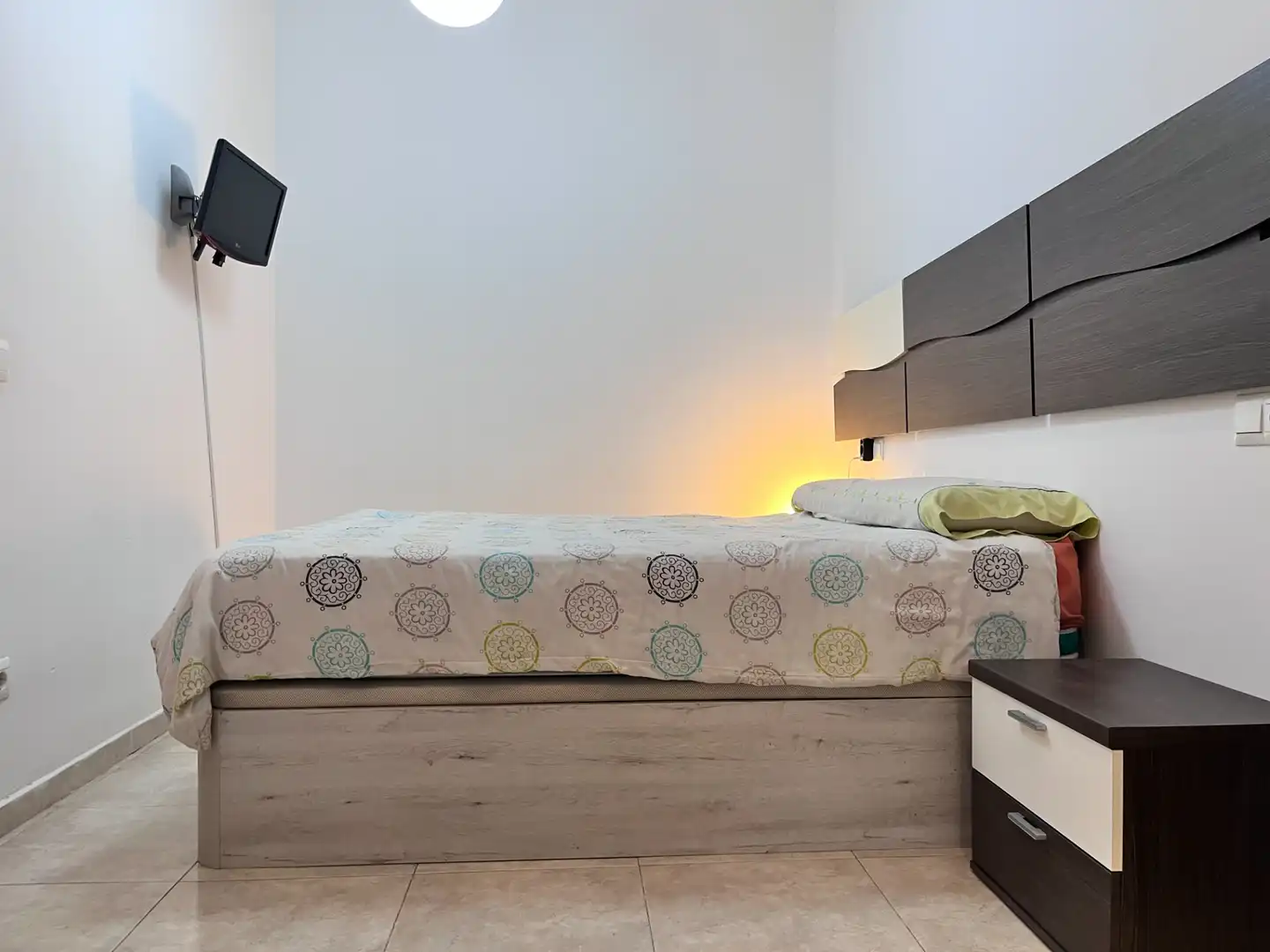 Bedroom of Flat for sale in Girona