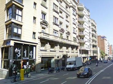 Aparcament amb ascensor en venda a Sarrià - Sant Gervasi