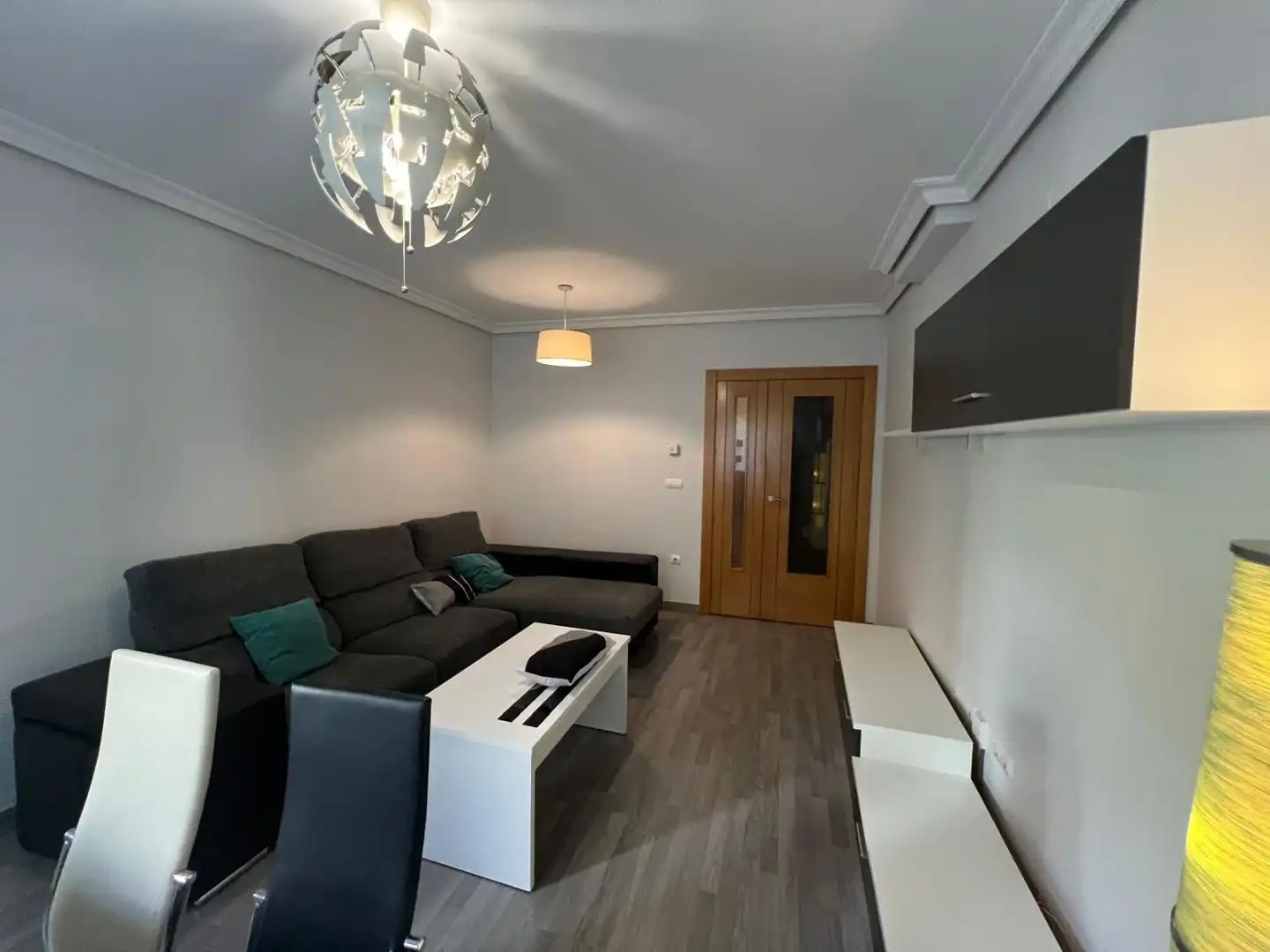 Wohnzimmer von Wohnung zur Miete in Albacete mit Klimaanlage, Abstellraum und Möbliert