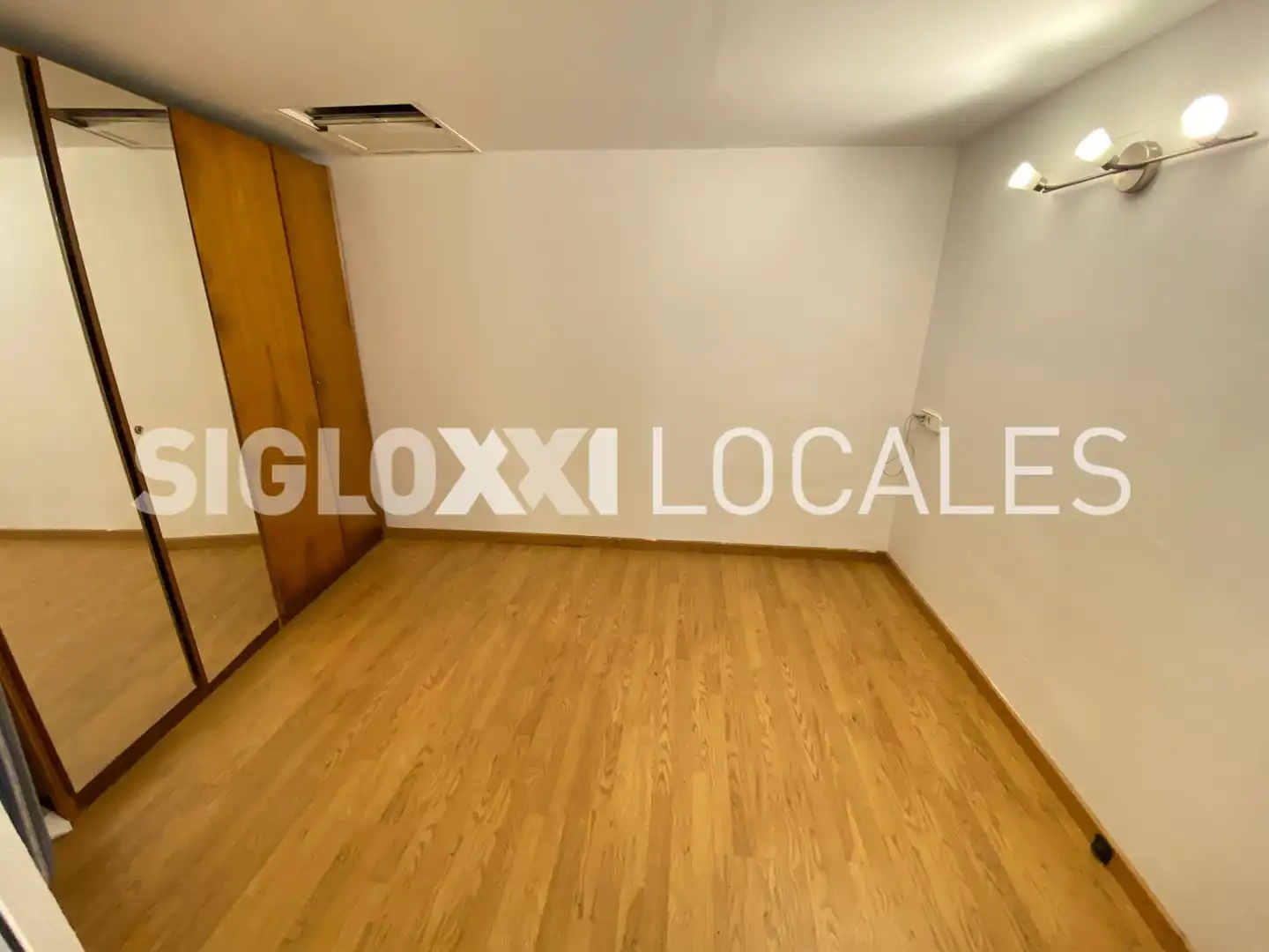 Commercial properties for sale in PASEO MARAGALL, El Congrés i els Indians