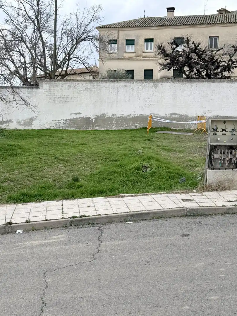 Wohnbaugrundstück zum Verkauf in Olías del Rey