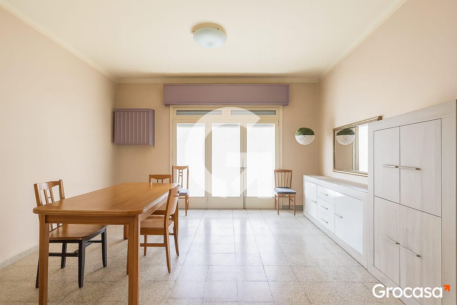 Comedor de Planta baja en venta en L'Hospitalet de Llobregat con Horno