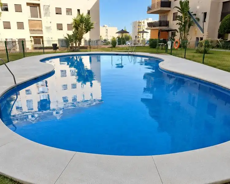 Piso con piscina en venta en San Luis de Sabinillas, imagen 10