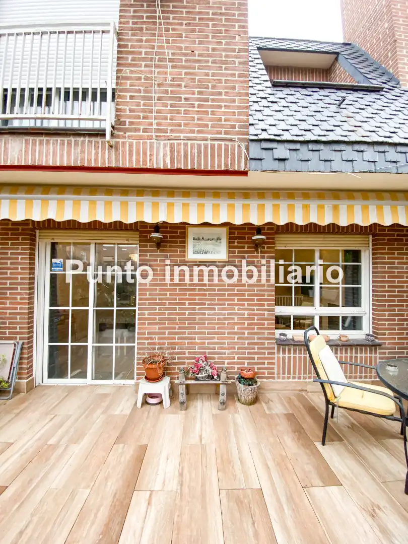 Casa adosada en venda en Valladolid amb Calefacció, Jardí privat i Parquet