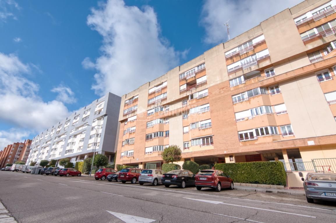 Exterior view of Flat for sale in Valladolid Capital  with Heating and Storage room