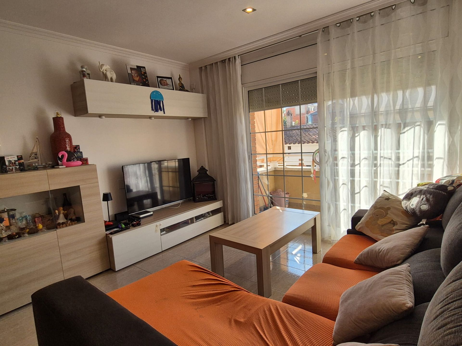 Sala d'estar de Pis en venda en Cubelles amb Aire condicionat, Terrassa i Traster