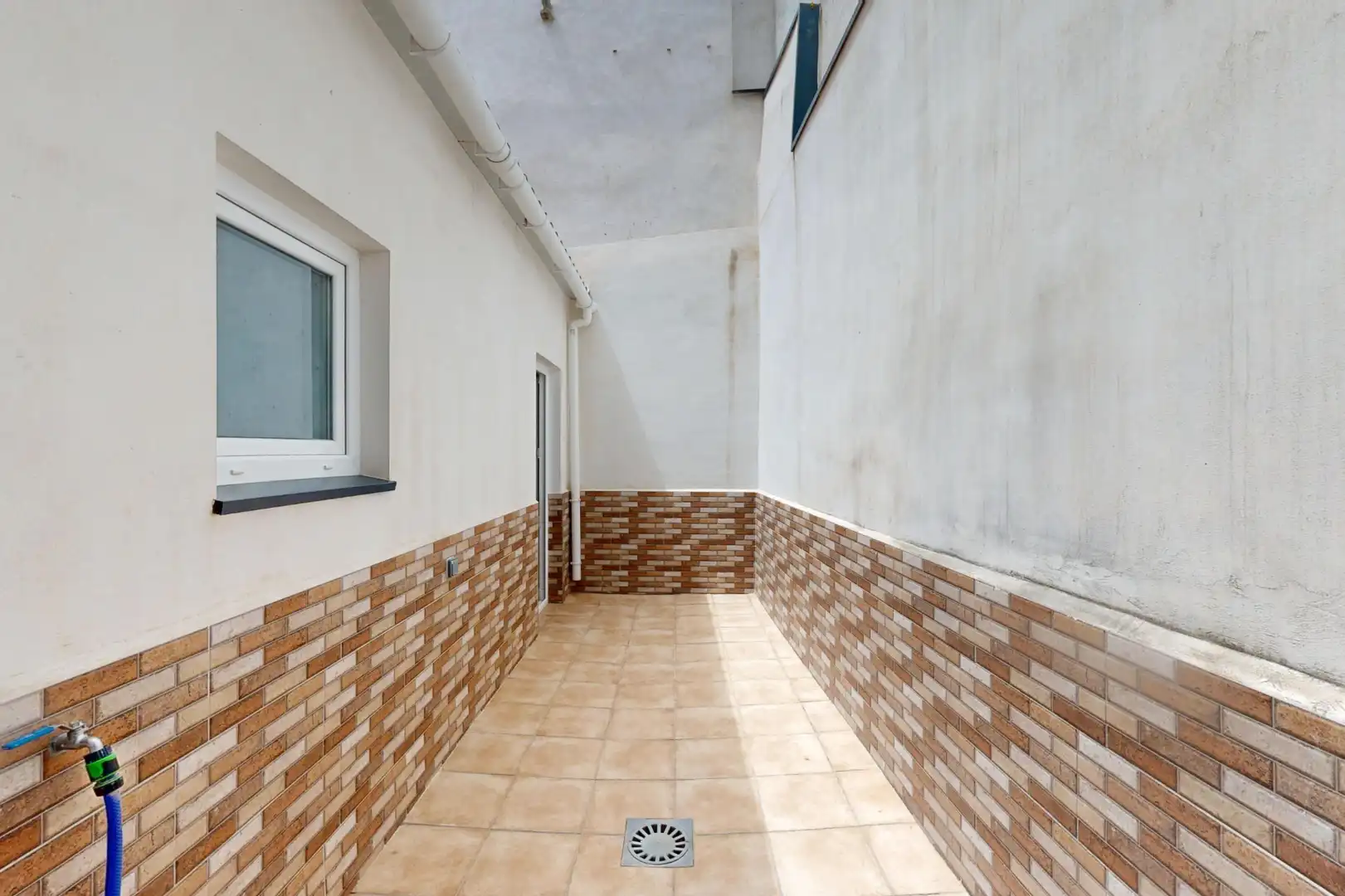 Balcony of Houses for sale in Murcia  with Air Conditioner, Terrace and Storage room