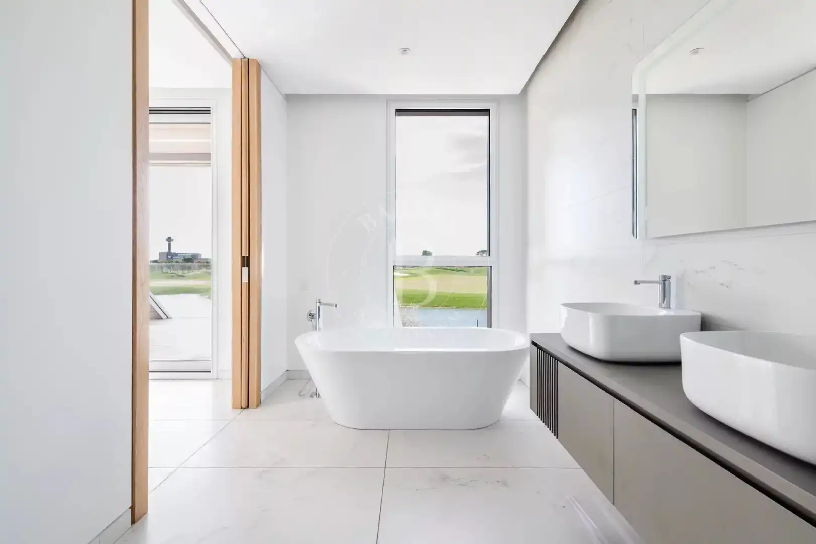 Bathroom of Flat for rent in Pozuelo de Alarcón  with Air Conditioner, Heating and Terrace
