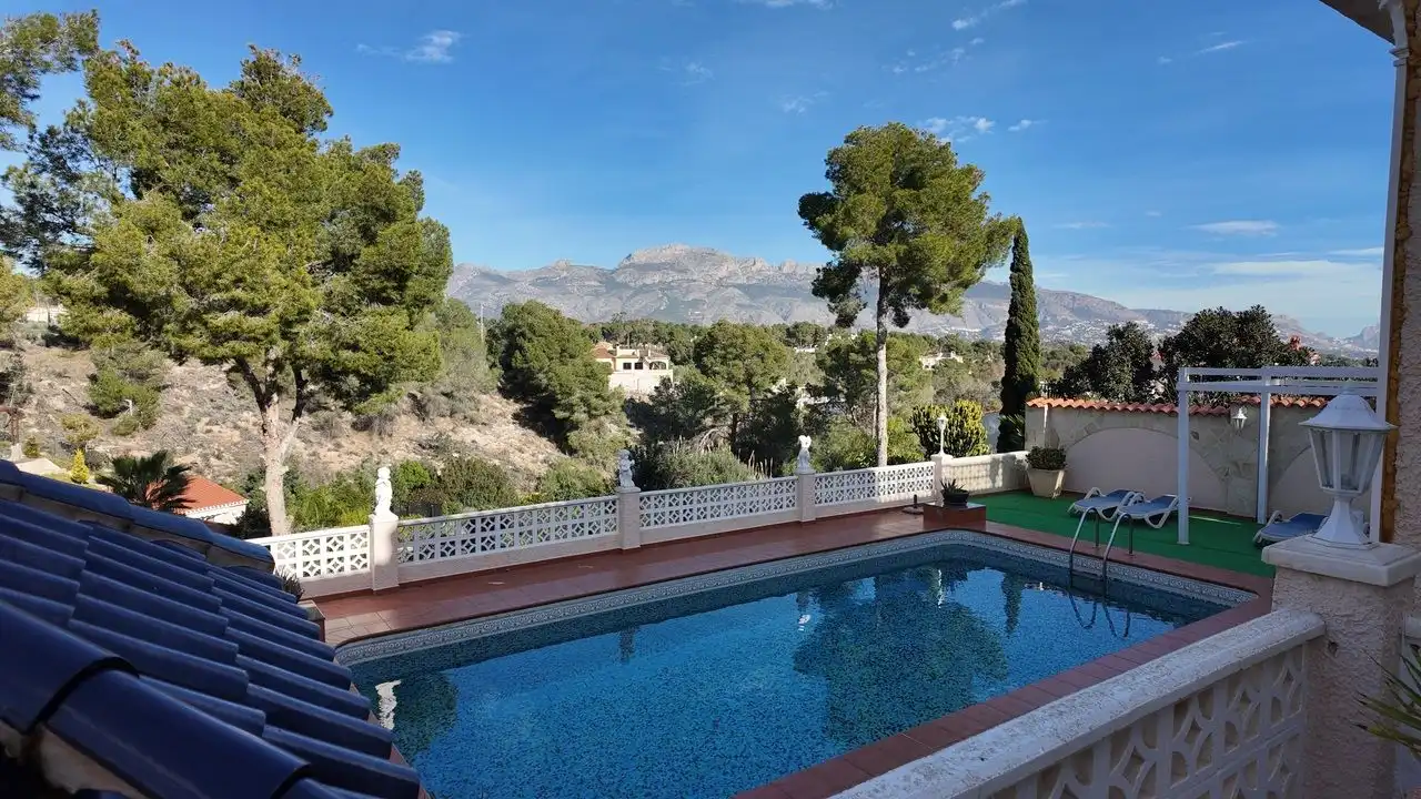 Piscina de Casa o chalet en venta en L'Alfàs del Pi con Aire acondicionado, Calefacción y Jardín privado