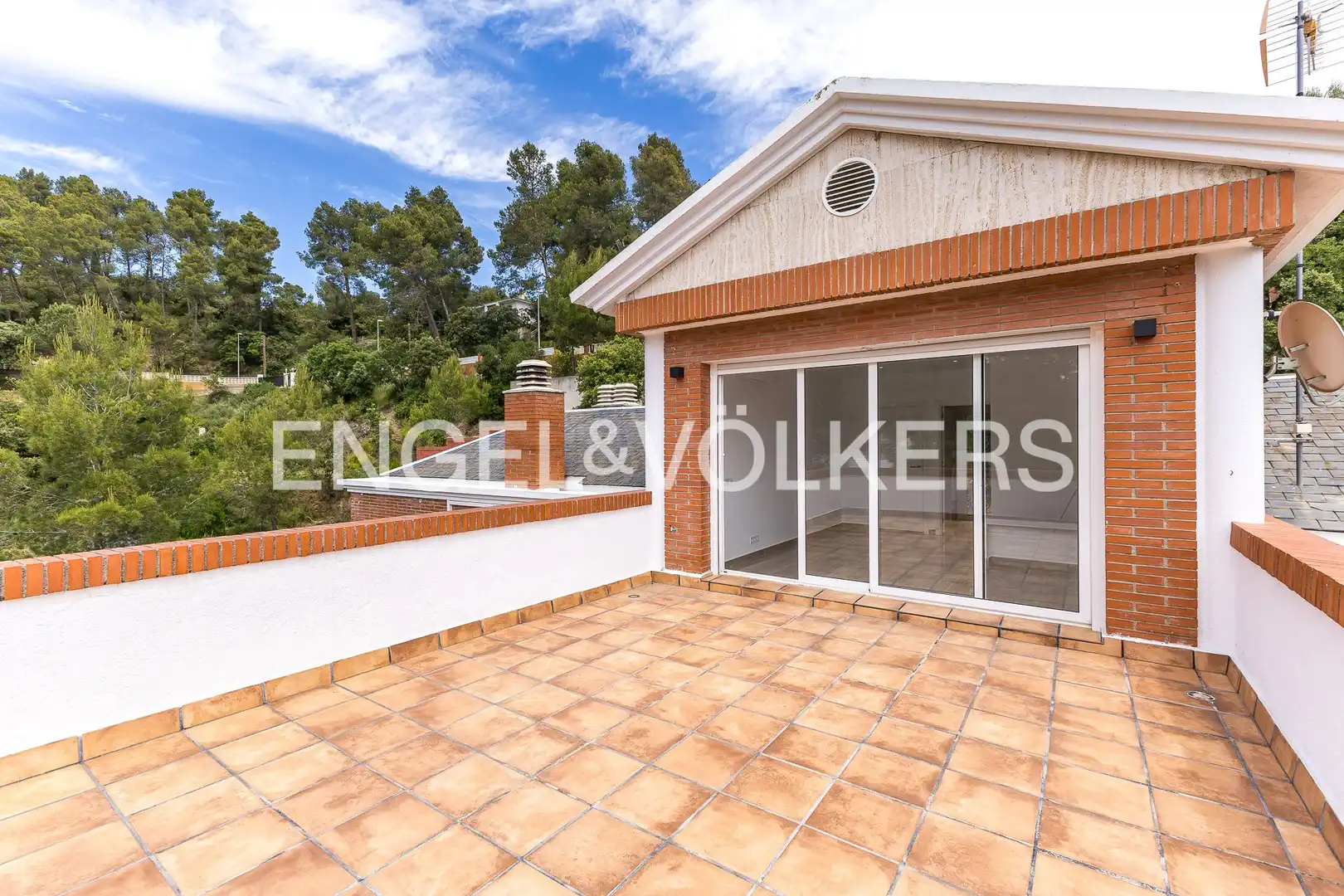 Terraza de Casa o chalet de alquiler en Corbera de Llobregat con Aire acondicionado, Calefacción y Jardín privado