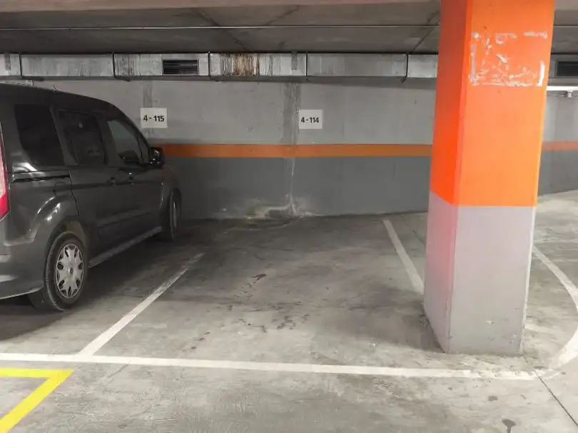 Garaje de alquiler en Avinguda del Comte de Sallent, Plaça dels Patins