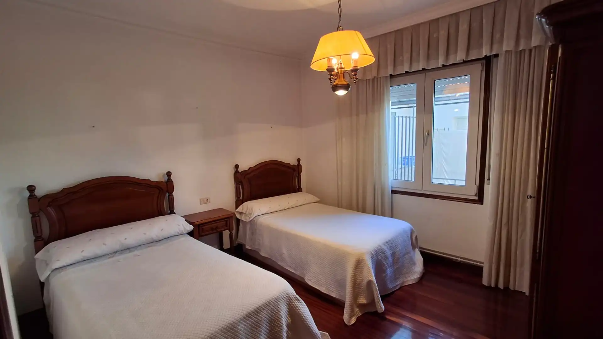 Habitación de Casa o chalet en venta en A Pobra do Caramiñal con Aire acondicionado, Calefacción y Jardín privado